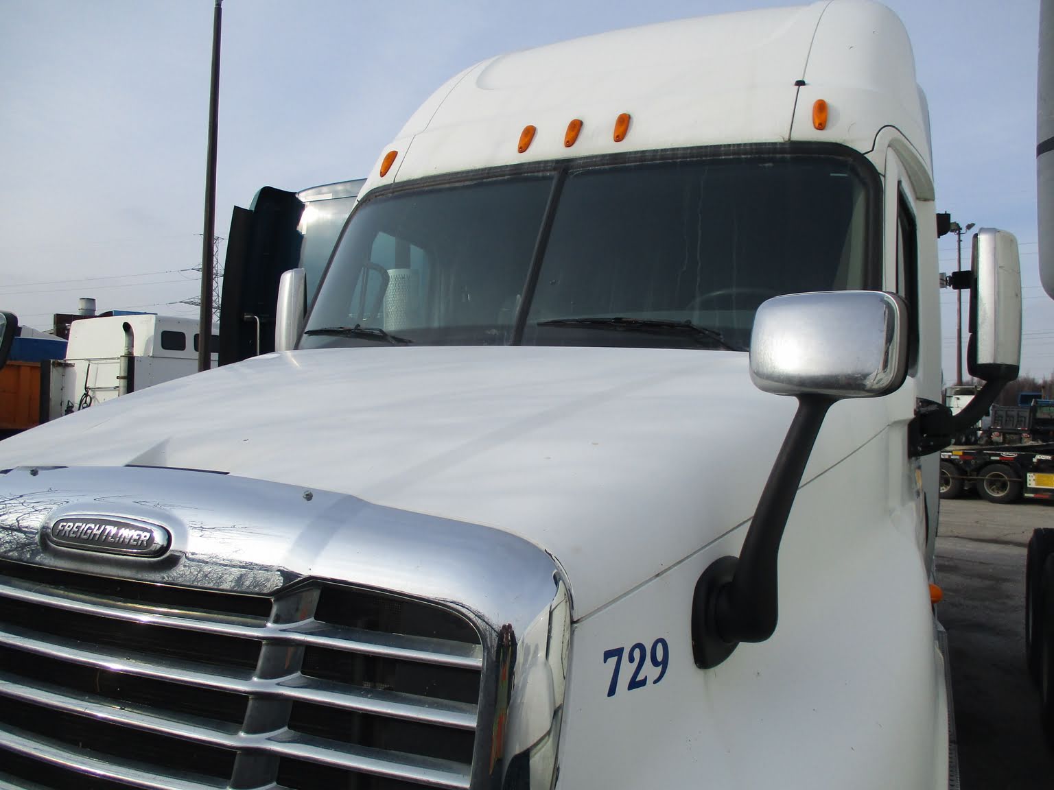 2011 Freightliner Cascadia High Rise