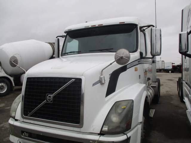 2010 Volvo D13 Double Bunk Flat Top Sleeper