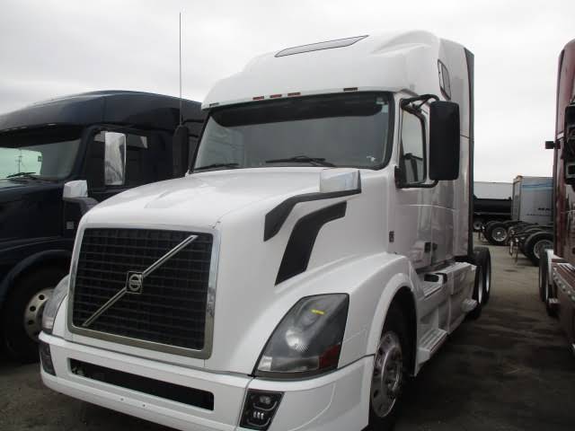 2013 Volvo VNL Auto Double Bunk Sky Rise